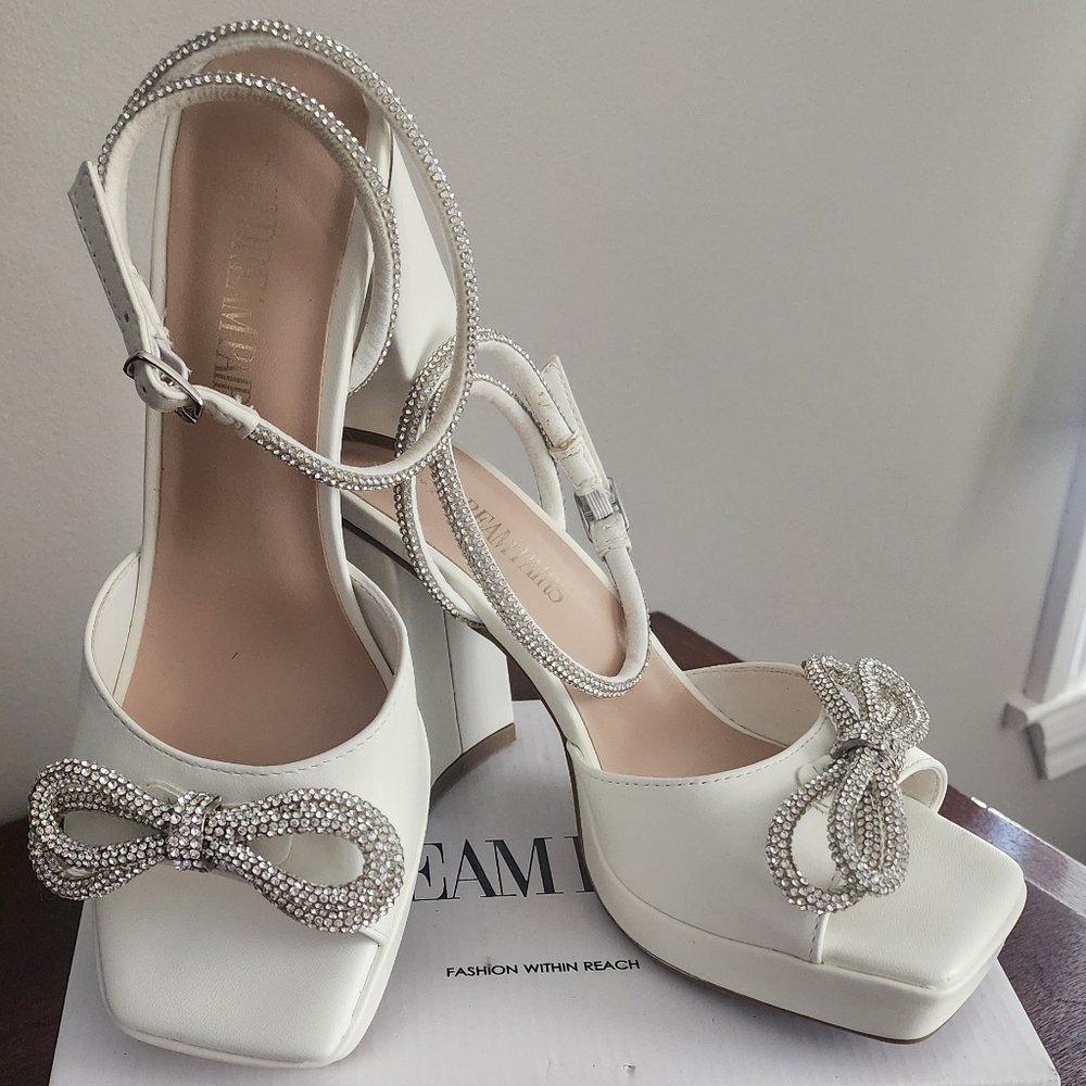Dream Pairs Ivory Heels with Sparkly Bow